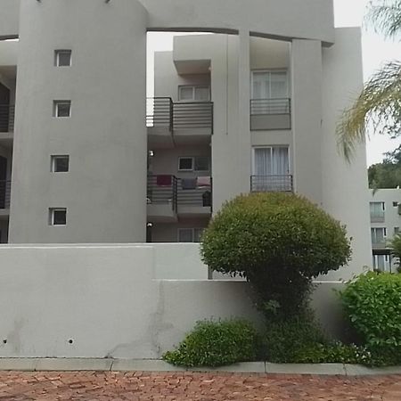 The Apartment On Katherine Street In Central Sandton Johannesburg Exterior photo